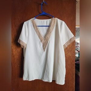 White/ Gold Top Medium